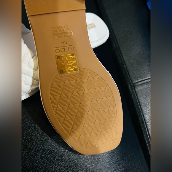 Woman's Sandals FLEX ALDO Chicago NEW IN SIZE 8 SUPER SOFT TO WALK - Picture 9 of 9